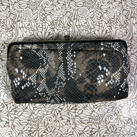 HOBO LAUREN DOUBLE FRAME LEATHER CLUTCH WALLET SNAKE EMBOSSED PRINT - Picture 3 of 13